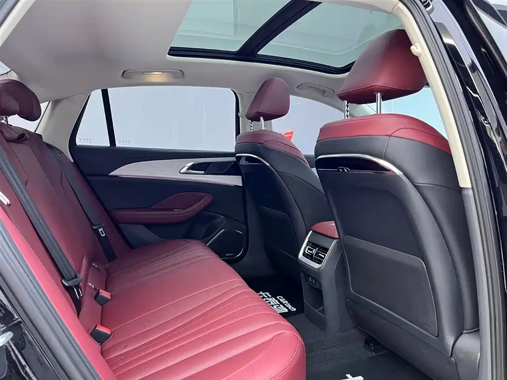 Hongqi H5 PHEV 2025 — фото 20
