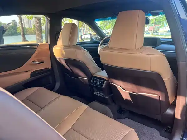 Lexus ES 2018