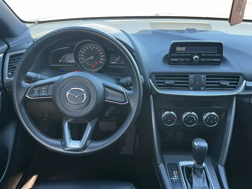 Mazda CX-4 2019 — фото 20