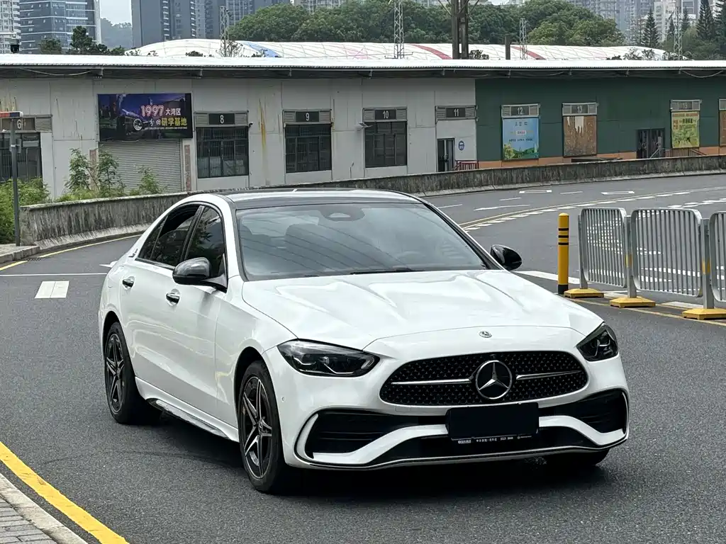 Mercedes-Benz C-Class 2025 — фото 3