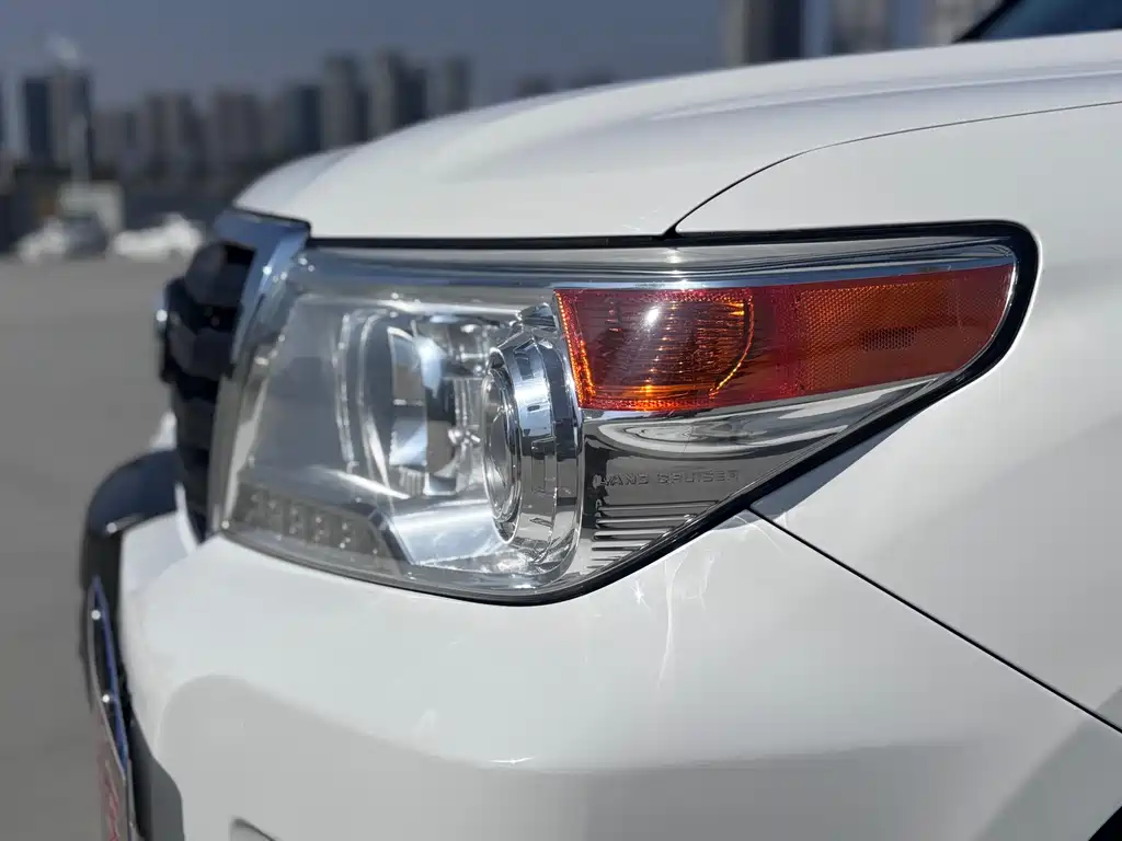 Toyota Land Cruiser 2015 — фото 9