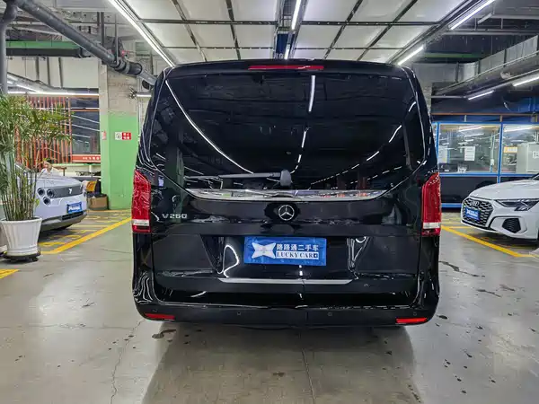 Mercedes-Benz V-Class 2024
