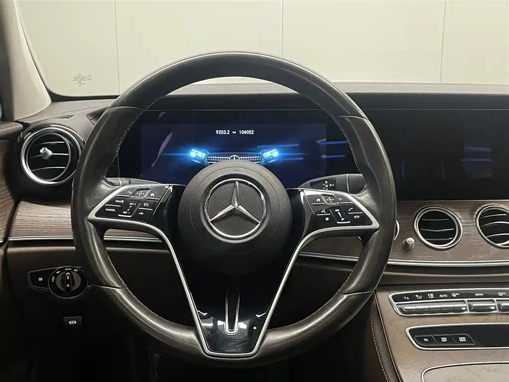 Mercedes-Benz E-Class 2021 — фото 13