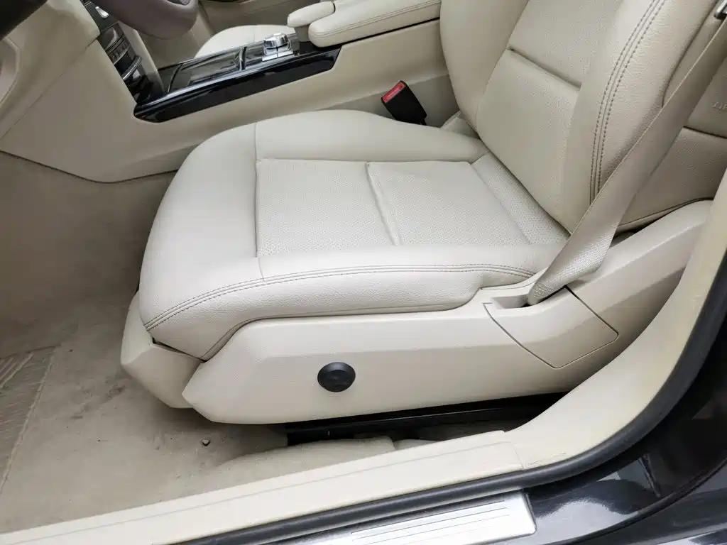 Mercedes-Benz E-Class 2013 — фото 20