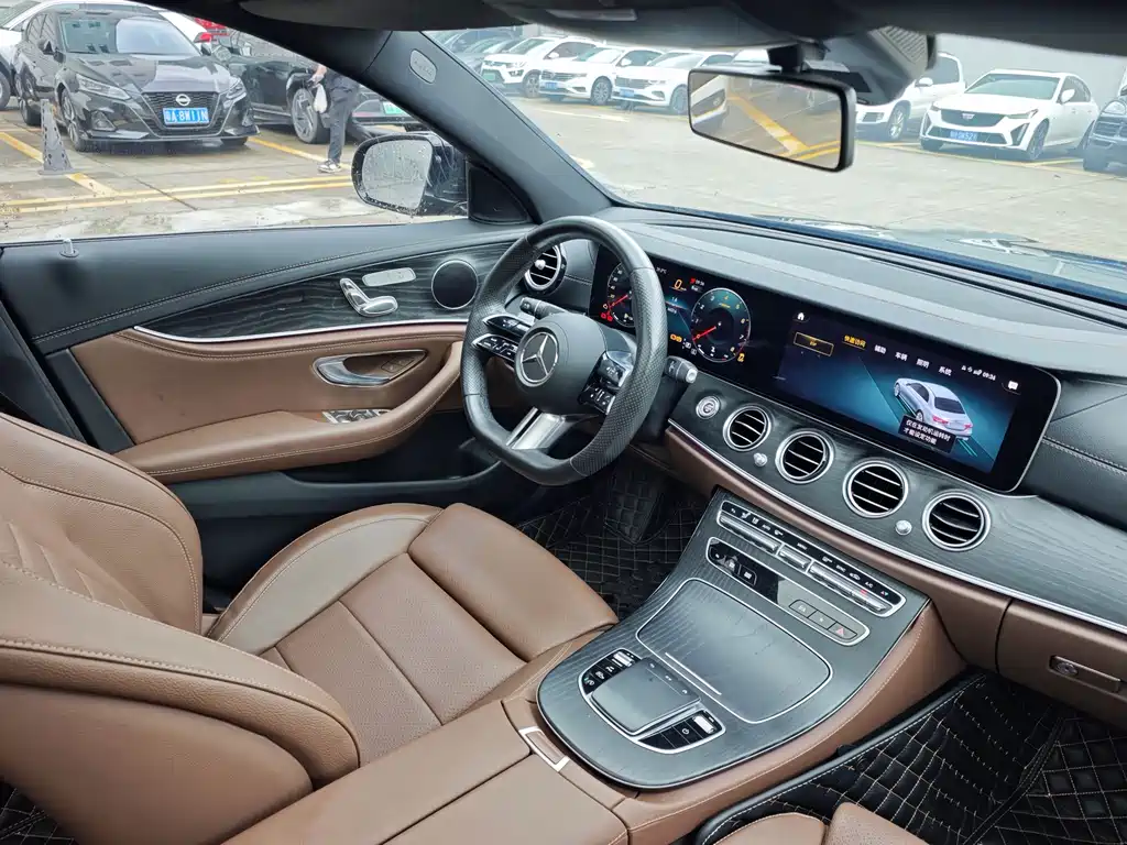 Mercedes-Benz E-Class 2023 — фото 17