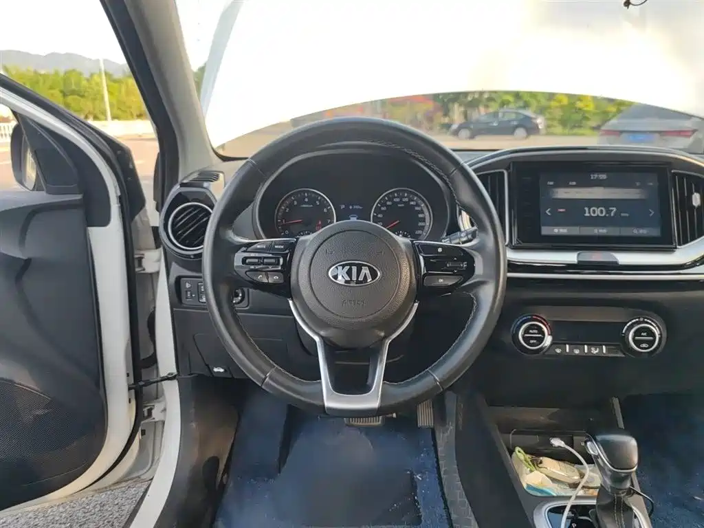 Kia KX1 2019 — фото 3