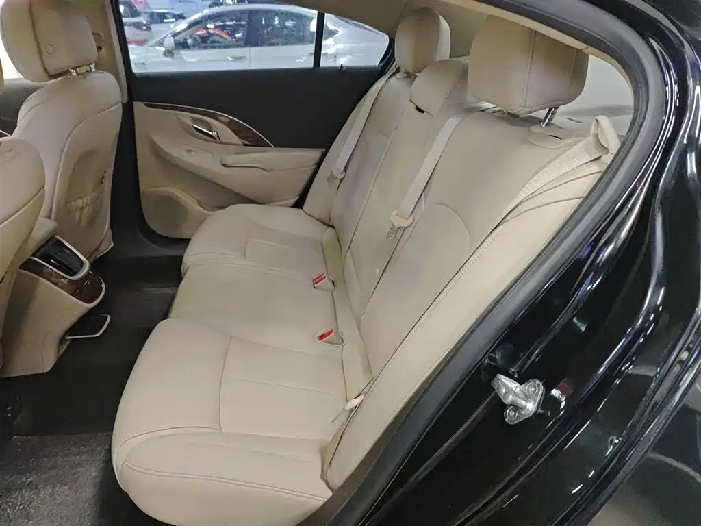 Buick LaCrosse 2016 — фото 13