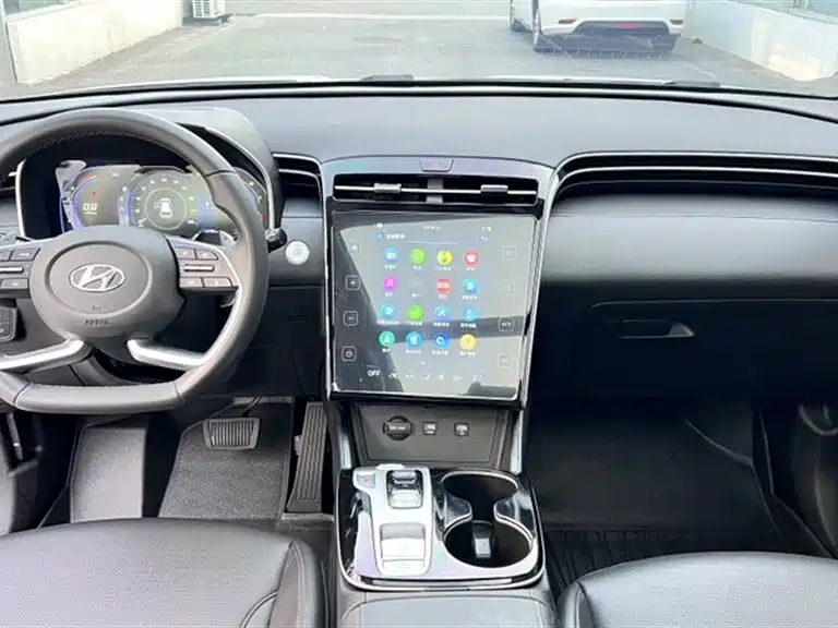 Hyundai Tucson 2023 — фото 18