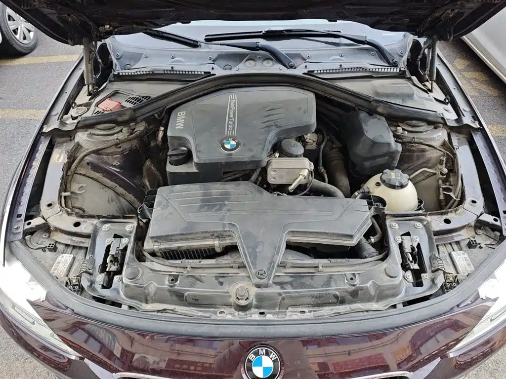 BMW 3 Series 2016 — фото 16