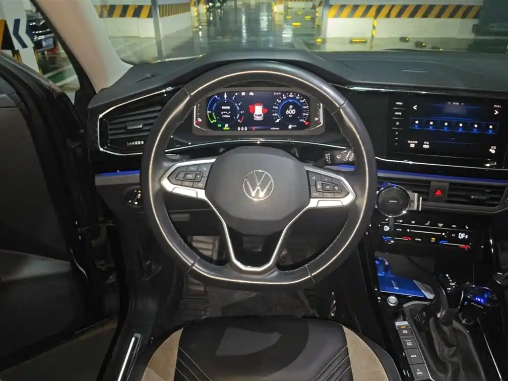 Volkswagen GTE PHEV 2021 — фото 11