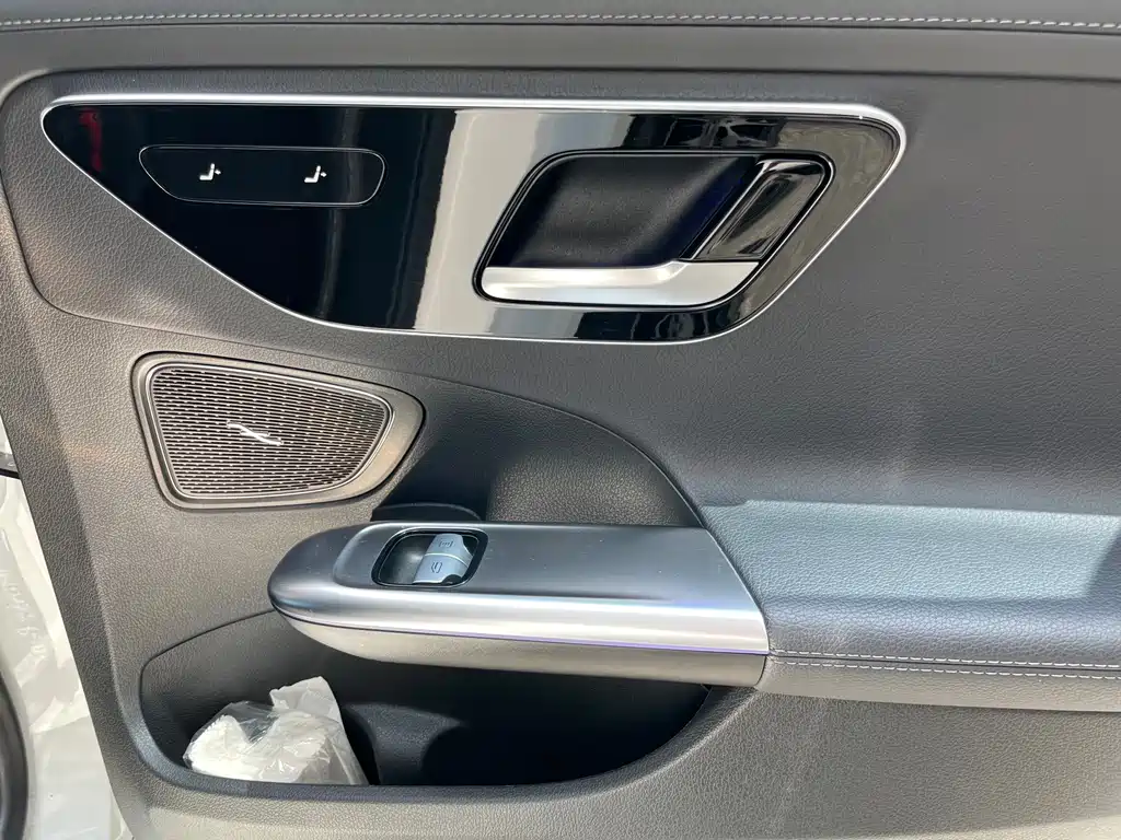 Mercedes-Benz C-Class 2022 — фото 16