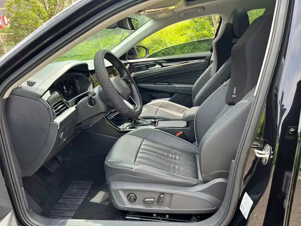 Volkswagen Passat 2023 — фото 4