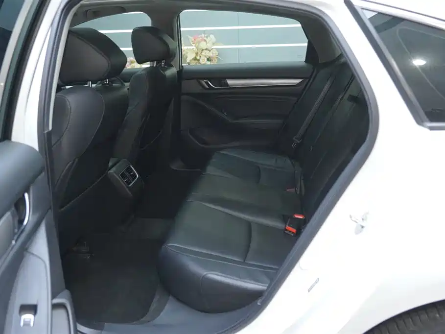 Honda Accord 2020 — фото 14