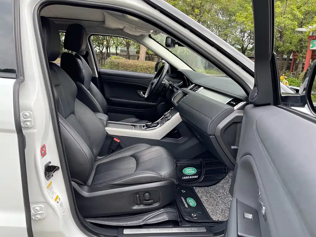 Land Rover Evoque 2018 — фото 16