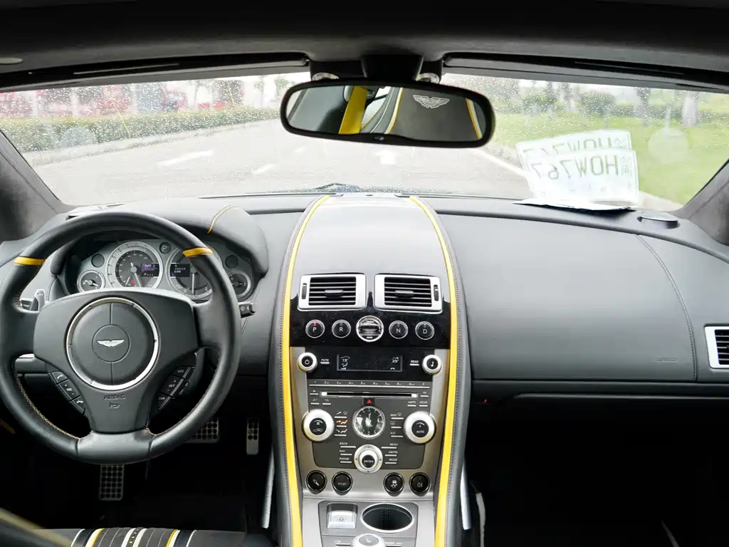Aston Martin Rapide 2011 — фото 8