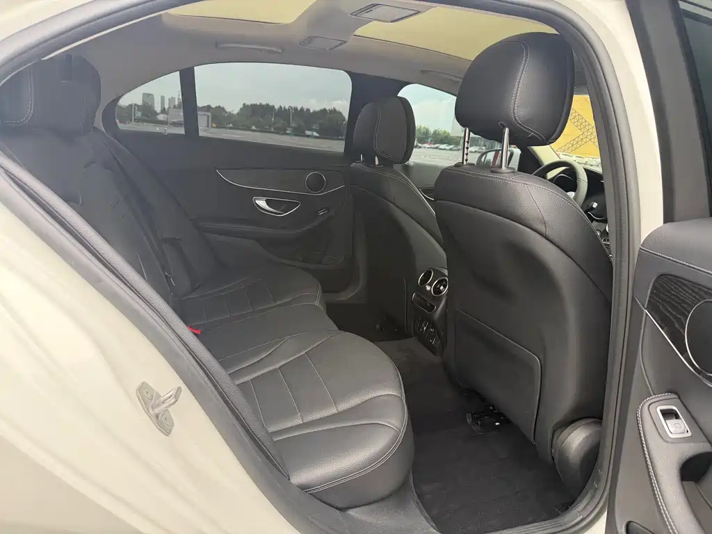 Mercedes-Benz C-Class 2020 — фото 19