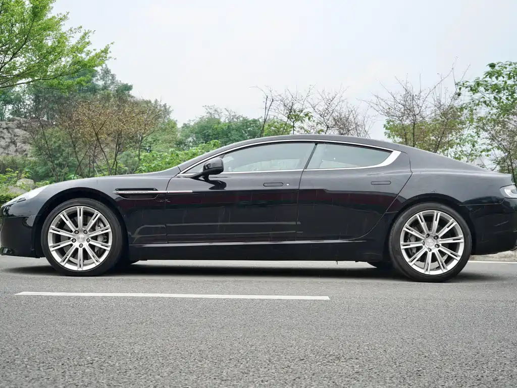 Aston Martin Rapide 2011 — фото 3