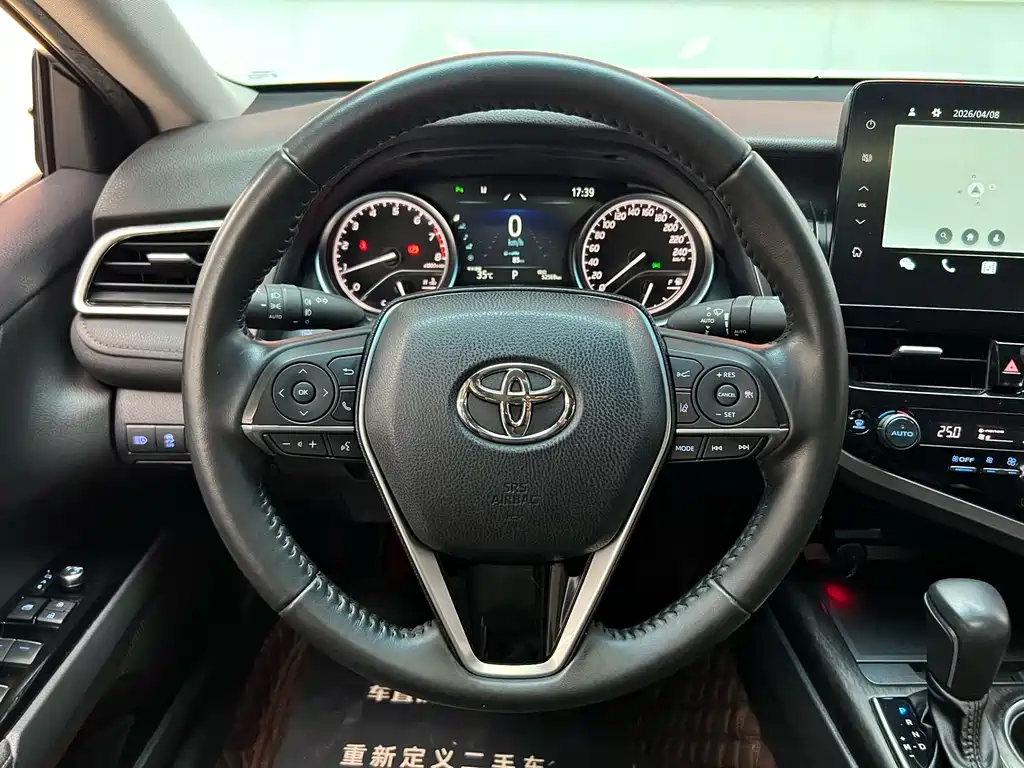 Toyota Camry 2022 — фото 14