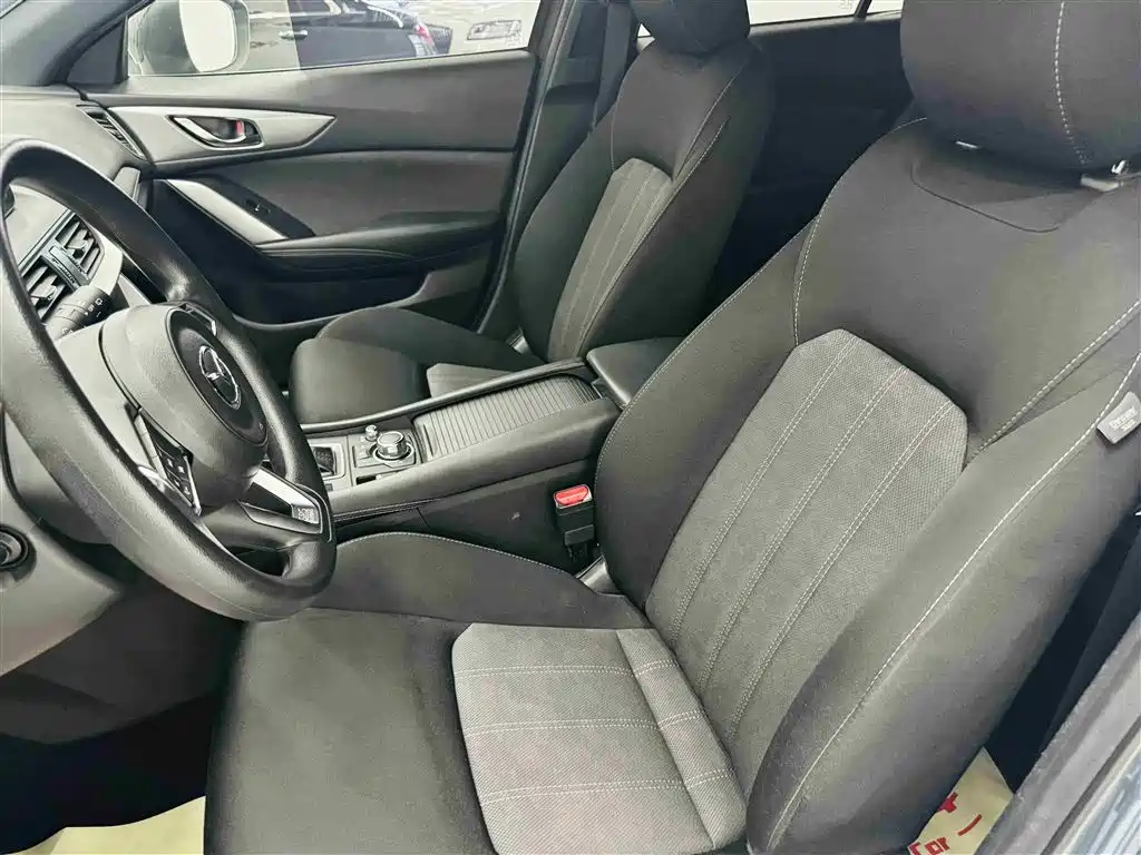 Mazda CX-4 2018 — фото 12