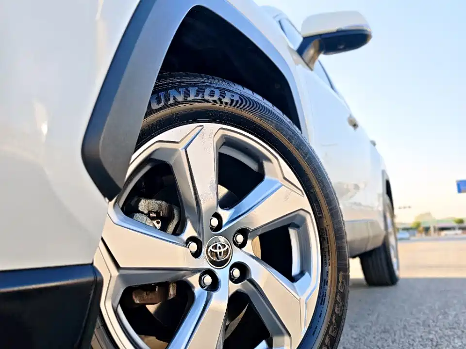 Toyota RAV4 2021 — фото 14