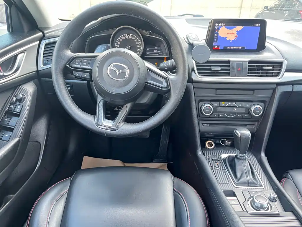 Mazda 3 Axela 2019 — фото 12