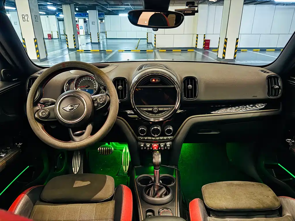 MINI JCW Countryman 2018 — фото 10