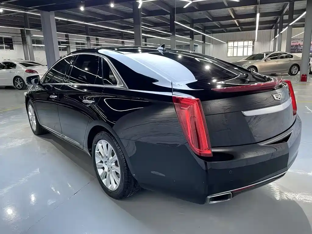 Cadillac XTS 2016 — фото 9