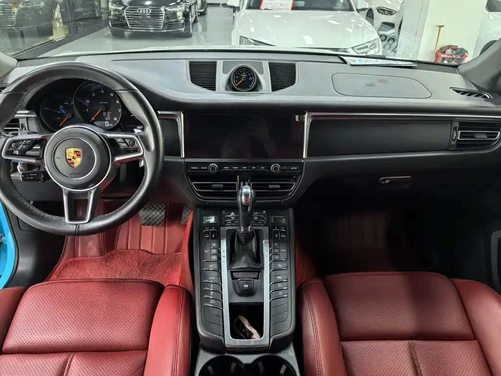Porsche Macan 2019 — фото 10