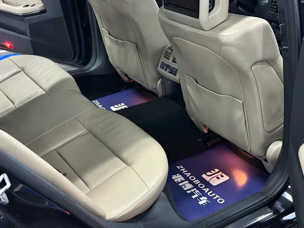 Mercedes-Benz E-Class 2010 — фото 14
