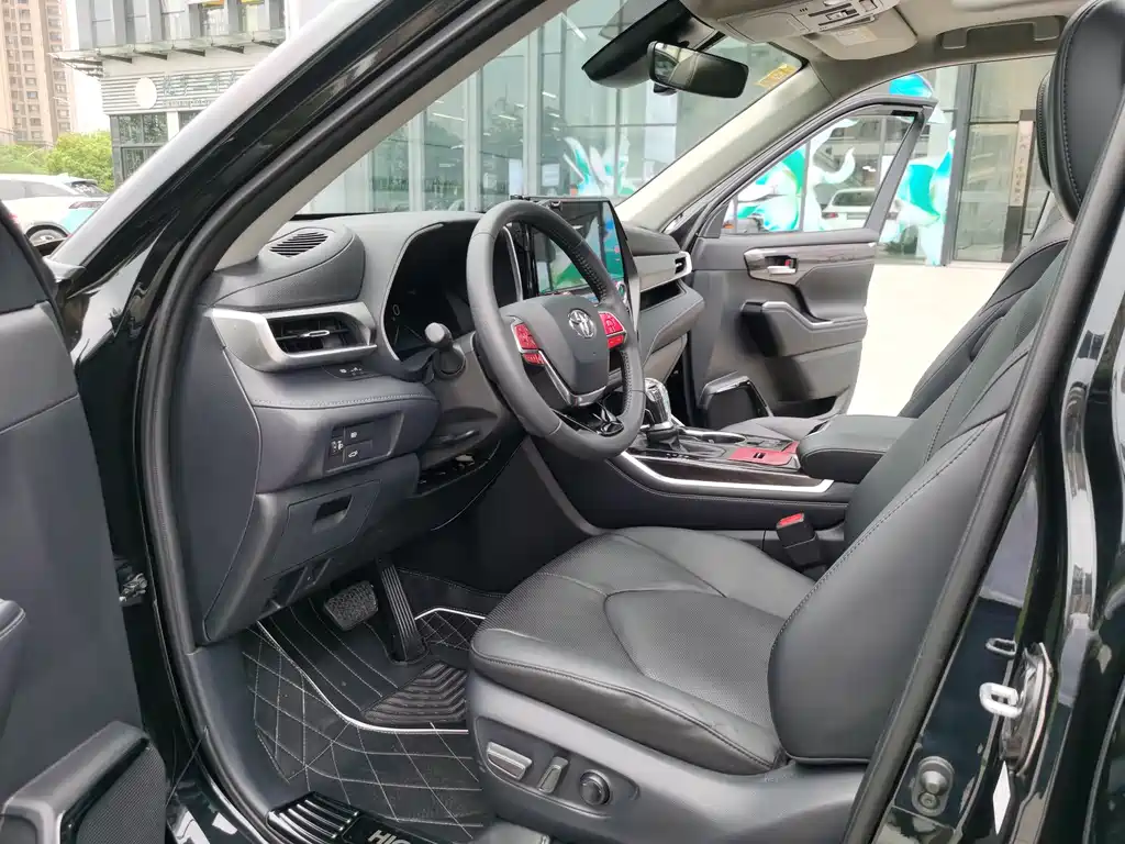 Toyota Highlander 2024 — фото 15