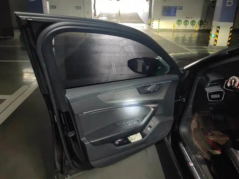 Audi A6L 2022