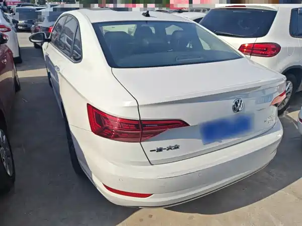 Volkswagen Sagitar 2021