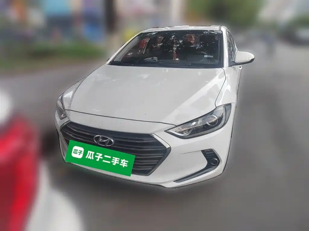 Hyundai Elantra 2017 — фото 24
