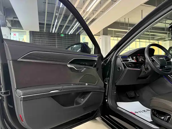 Audi A8 2023