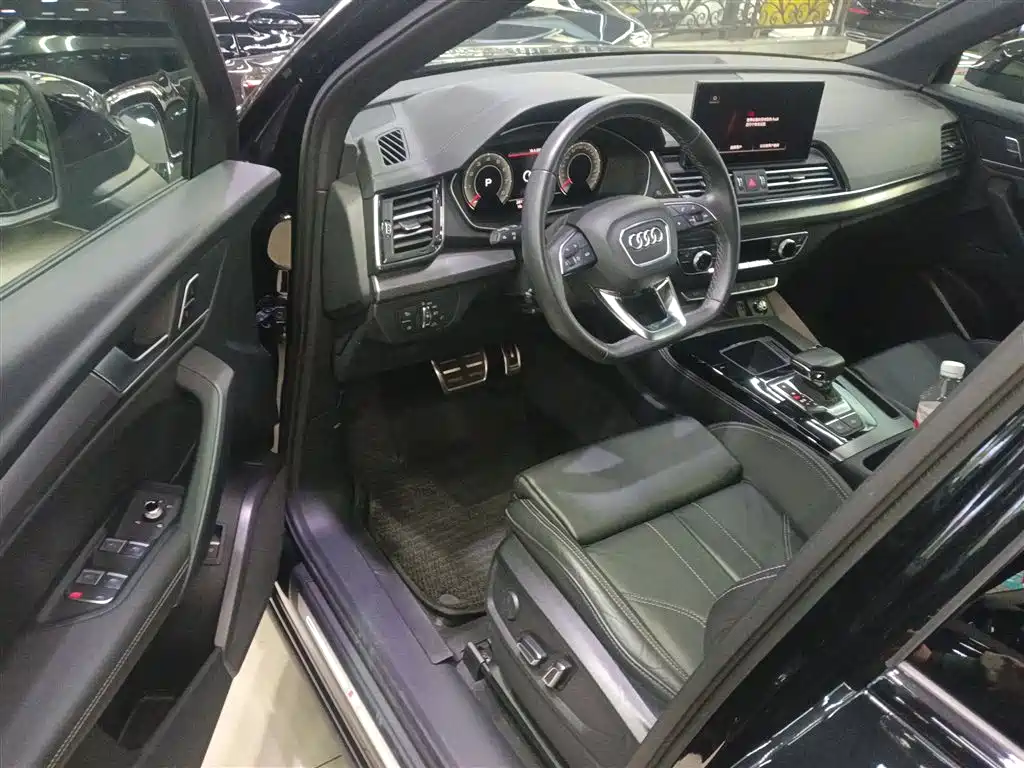 Audi Q5L 2024 — фото 12