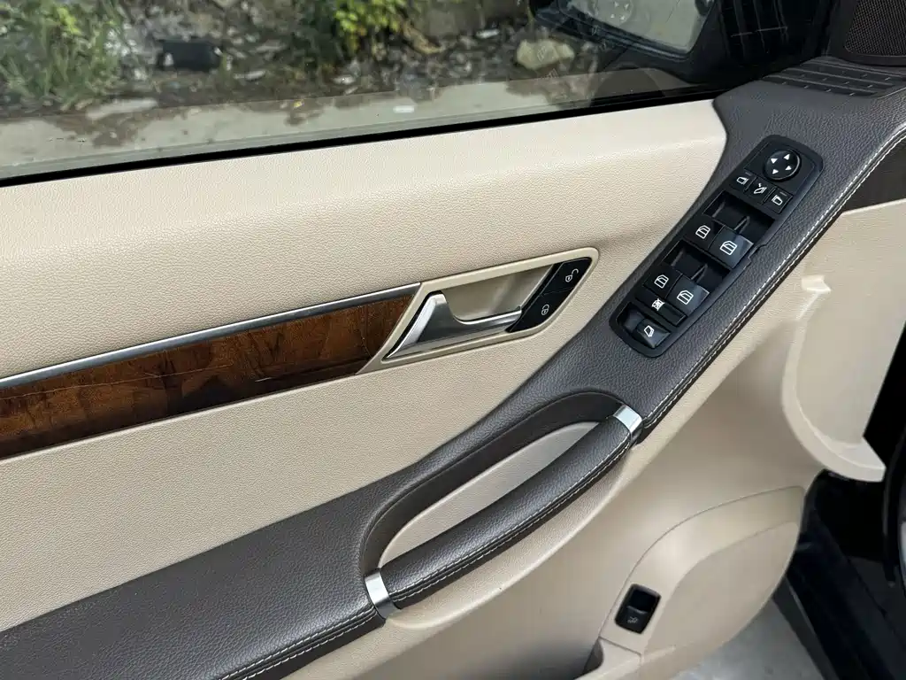Mercedes-Benz R-Class 2014 — фото 16