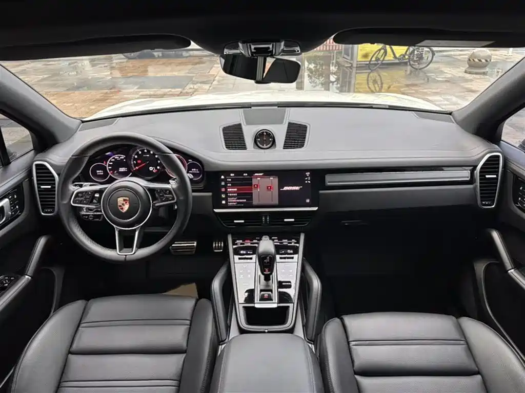 Porsche Cayenne 2023 — фото 16