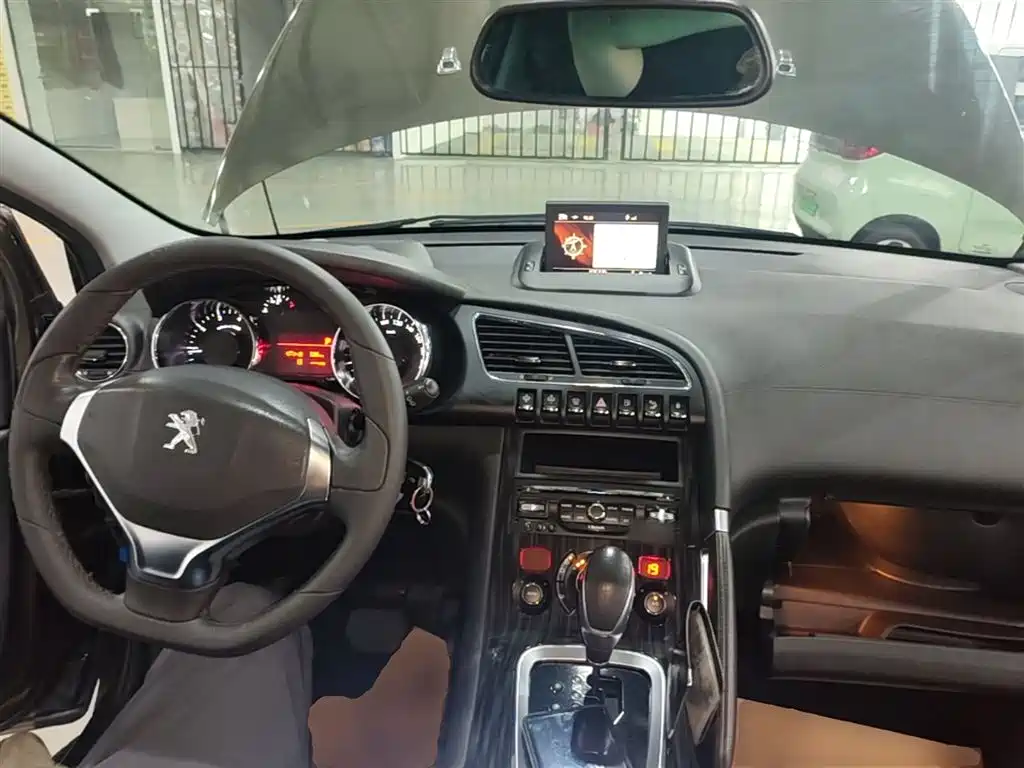 Peugeot 3008 2014 — фото 10