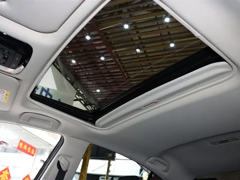 Toyota Camry 2025 — фото 16