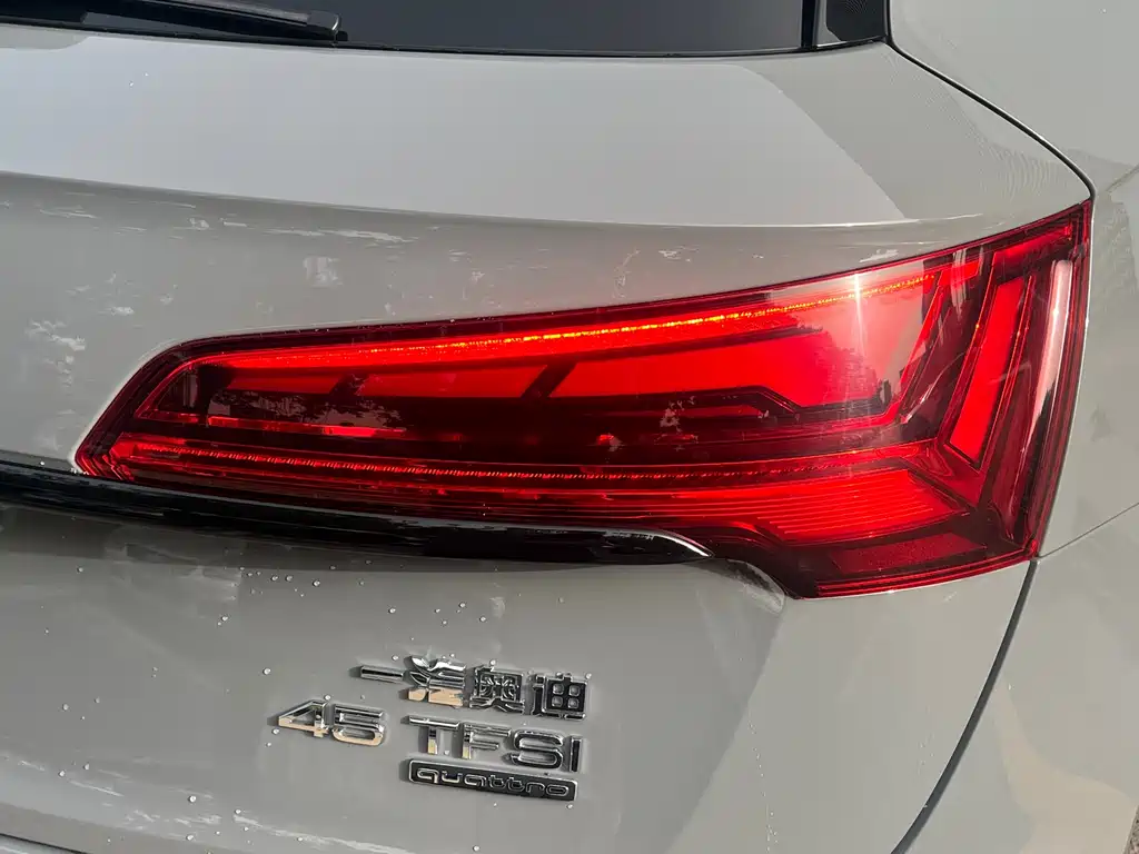 Audi Q5L 2025 — фото 20