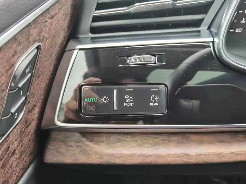 Audi Q7 2025 — фото 16