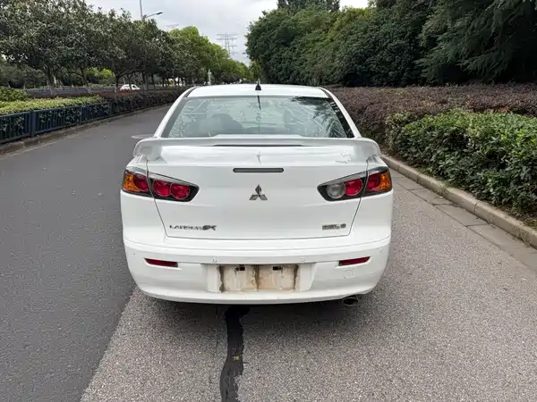 Mitsubishi Lancer EX 2012