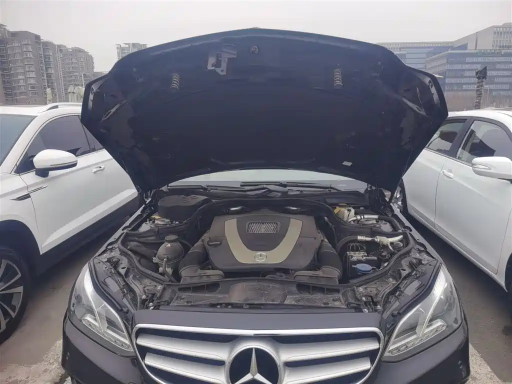 Mercedes-Benz E-Class 2014 — фото 16