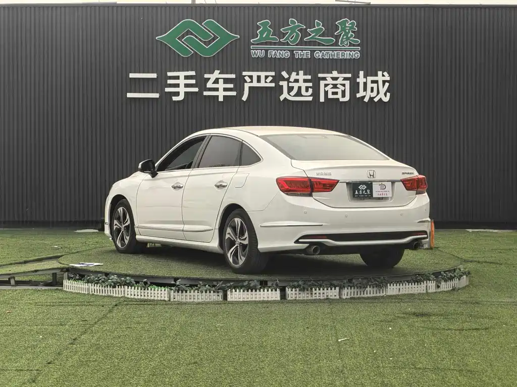 Honda Spirior 2015 — фото 19
