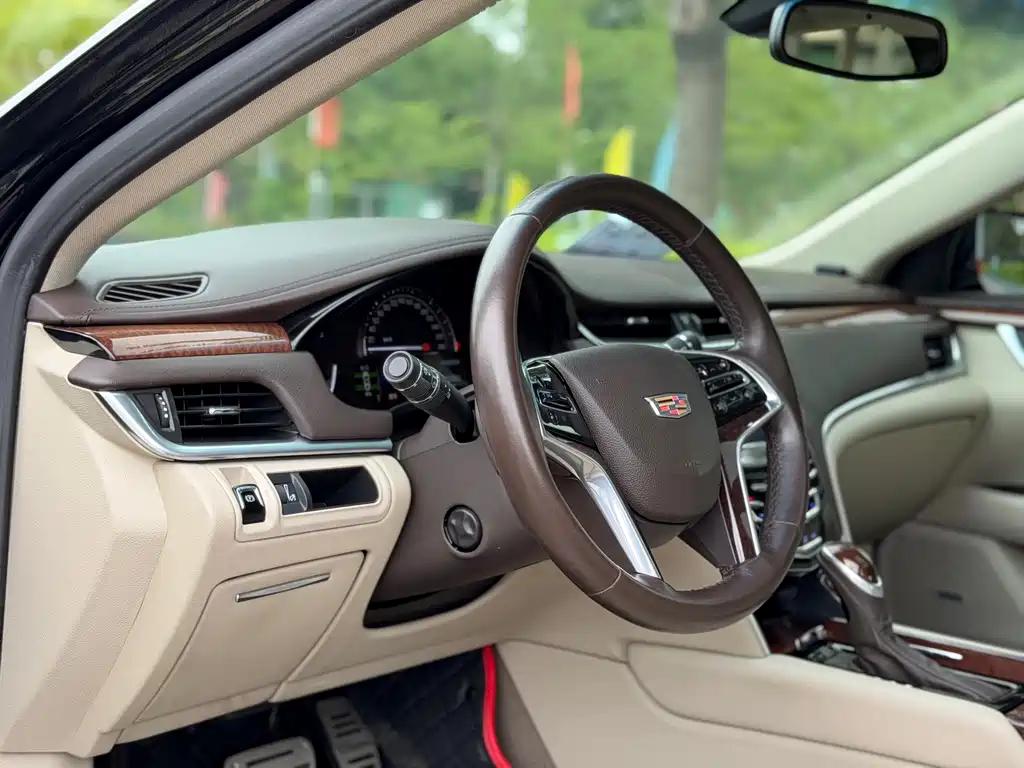 Cadillac XTS 2017 — фото 11
