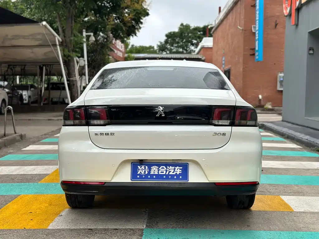 Peugeot 308 2018 — фото 8