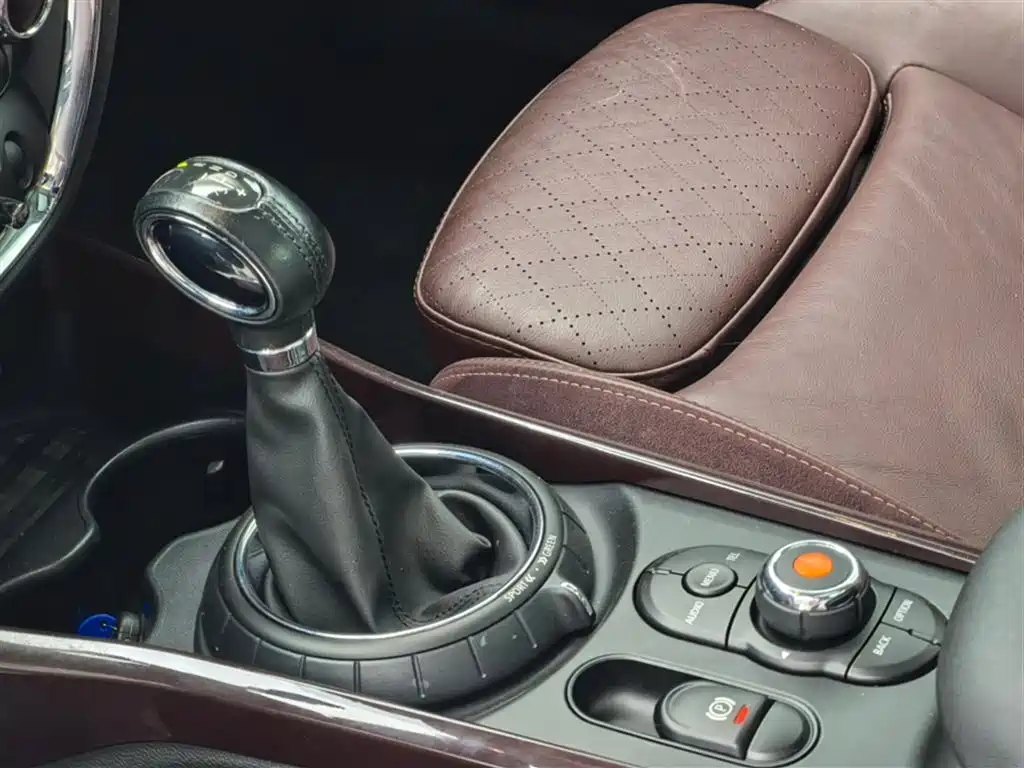 MINI Clubman 2017 — фото 10