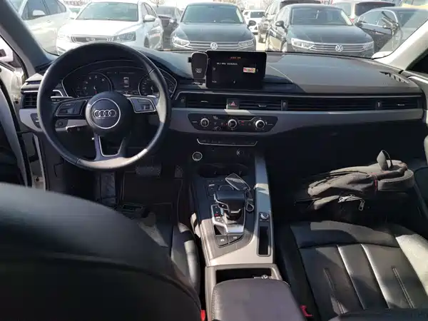 Audi A4L 2019