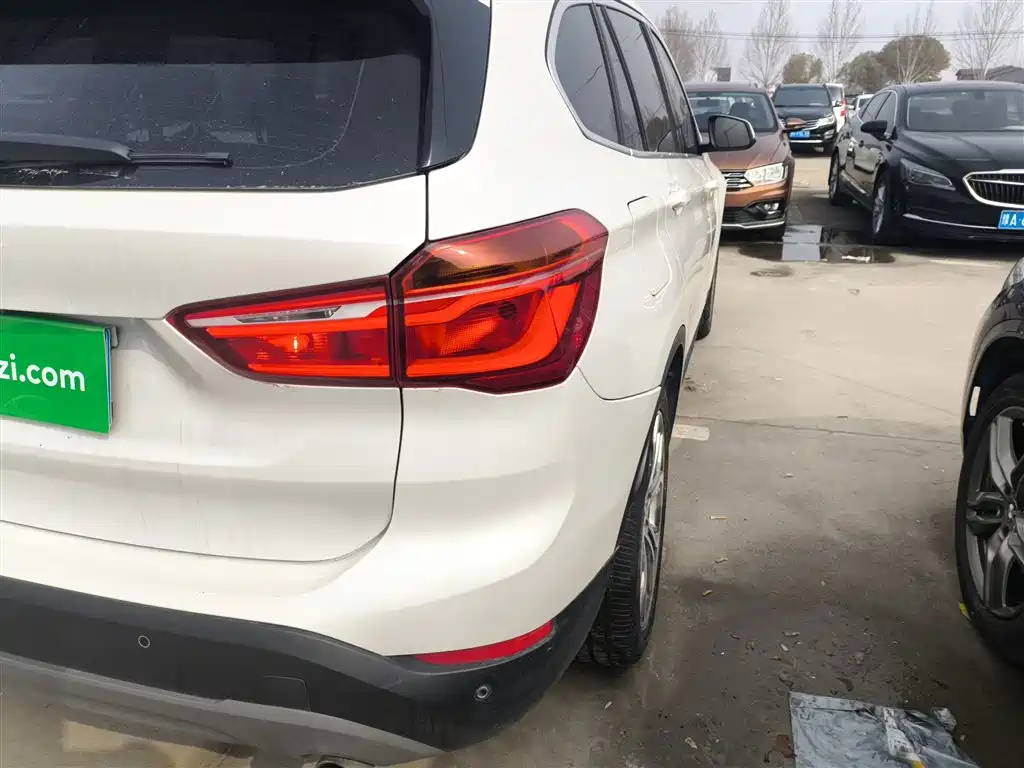 BMW X1 2018 — фото 8