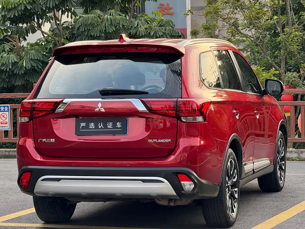 Mitsubishi Outlander 2019 — фото 4